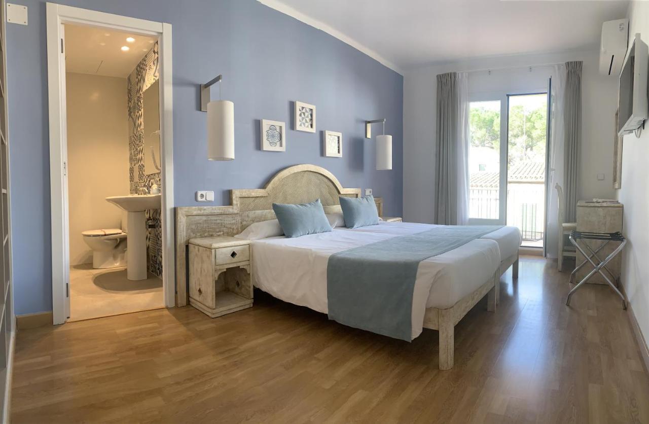 Hostal Hpc Porto Colom Exterior photo